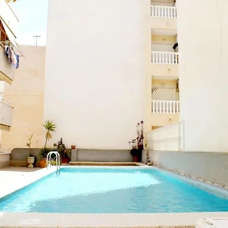 Modern And Cozy Just Steps From Locos Τορεβιέχα