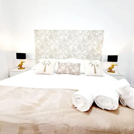 Modern And Cozy Just Steps From Locos * Τορεβιέχα