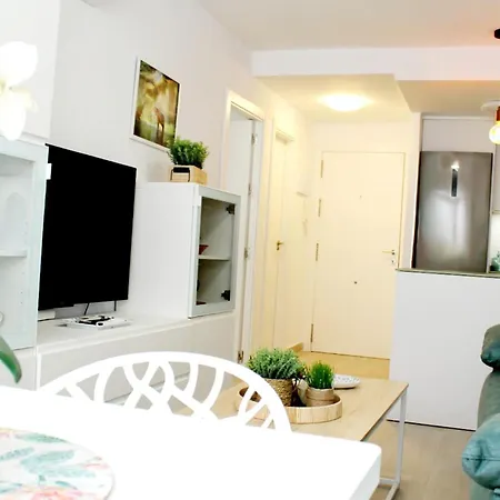 Modern And Cozy Just Steps From Locos Διαμέρισμα Τορεβιέχα