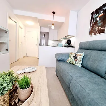 Modern And Cozy Just Steps From Locos Διαμέρισμα Τορεβιέχα
