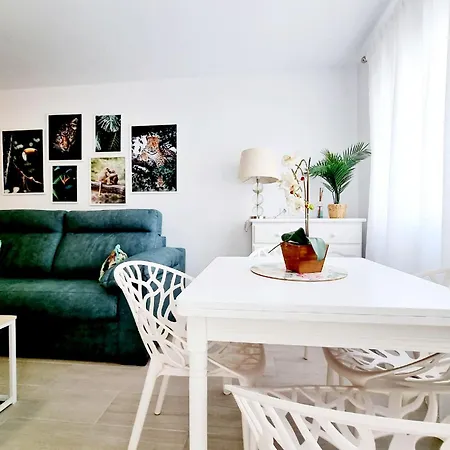 Διαμέρισμα Modern And Cozy Just Steps From Locos Τορεβιέχα